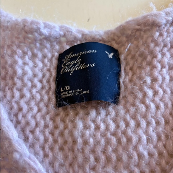 American Eagle Lavender V-Neck Sweater Soft Size Large - Picture 2 of 7